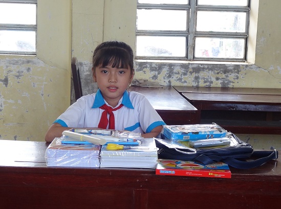 Student is very happy with gift for new school year